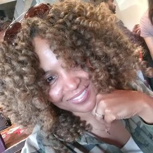 Meet your Posher, Elle